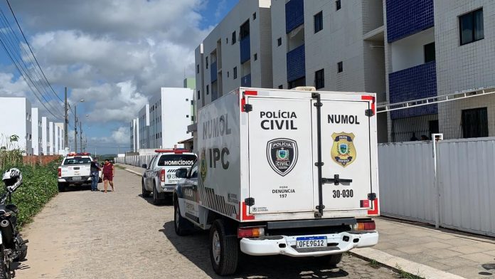 Mulher é suspeita de matar companheira com vários golpes de faca, em João Pessoa