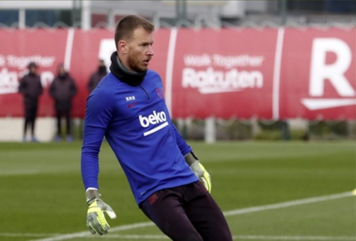 Goleiro brasileiro Neto sofre lesão durante treinamento no Barcelona
