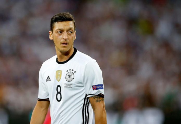 Campeão mundial com a Alemanha, Ozil diz estar ‘chocado’ com a situação do Brasil na pandemia