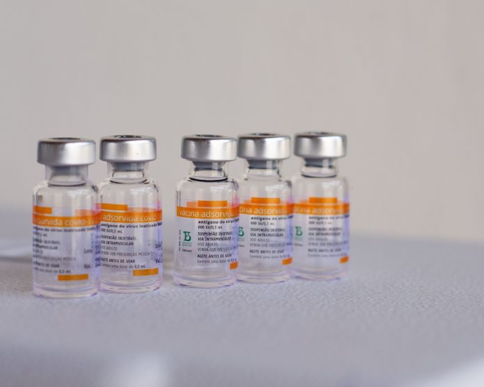 Na Grande Natal, famílias de idosos acamados reclamam de atraso de aplicação de segunda dose da CoronaVac