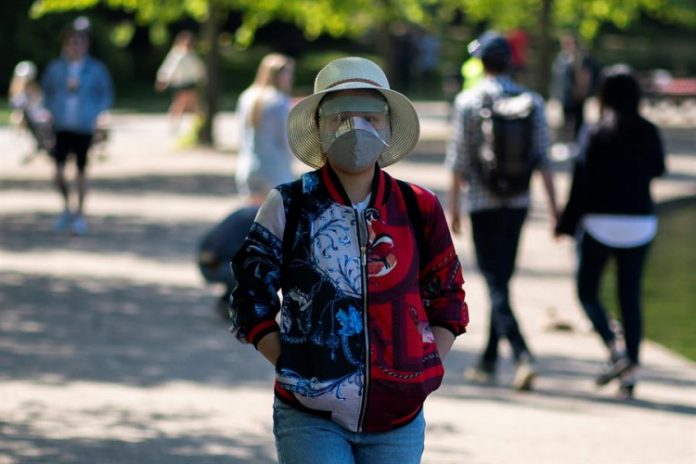 Internações por Covid-19 para quem tem mais de 80 anos despencam no Reino Unido