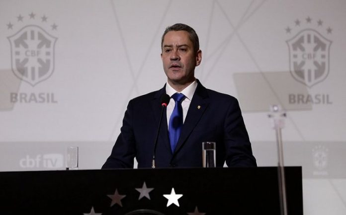 Enquanto Covid se espalha entre atletas, CBF mantém silêncio sobre suspensão do futebol