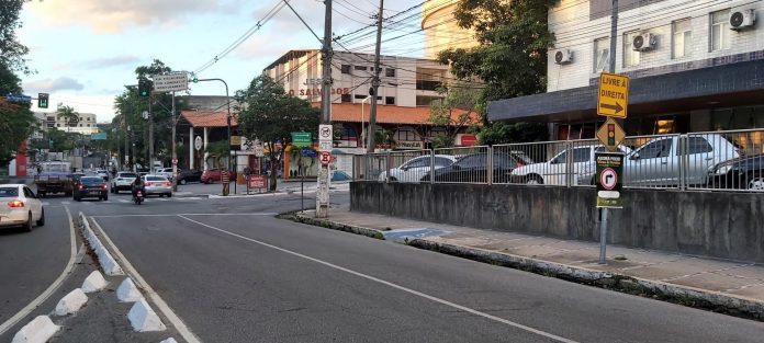 Rua Sebastião Donato para a ter entrada livre para av. Floriano Peixoto, em Campina Grande