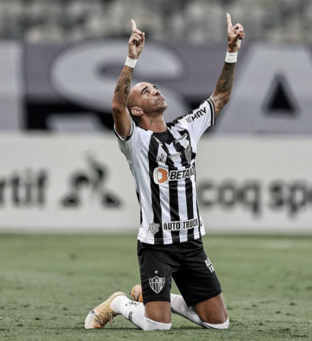 Atlético-MG renova com Diego Tardelli até o final de maio de 2021