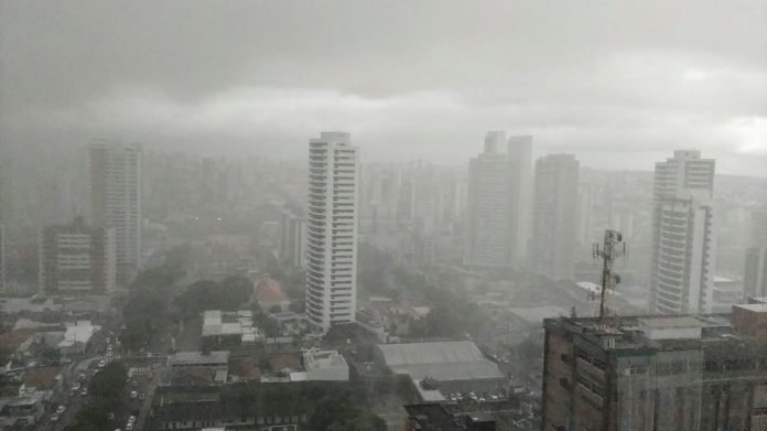 Inmet alerta para chuvas intensas em 50 cidades do RN; veja lista