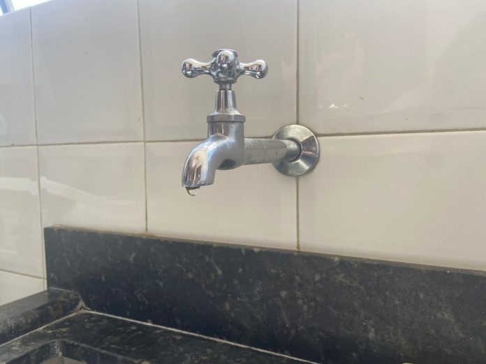 Abastecimento de água é suspenso no bairro de Ponta Negra, em Natal