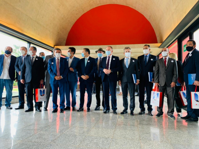 Governadores pedem ‘pacto nacional’ por expansão da vacinação e ampliação de leitos de UTI