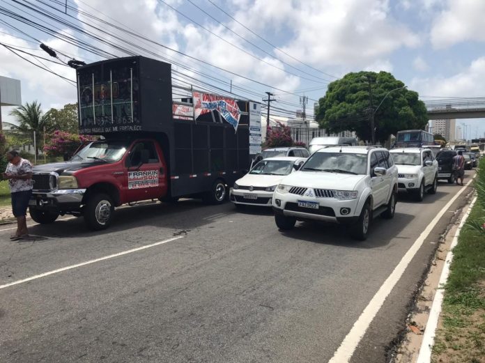 Trabalhadores do turismo protestam por flexibilização de isolamento e vacinação da categoria no RN