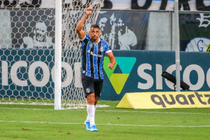 Diego Souza supera Gabigol e termina temporada 2020 com artilheiro do Brasil