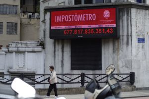 Reforma tributária sobe no telhado; história mostra que, quando se discute impostos, sobra divergência