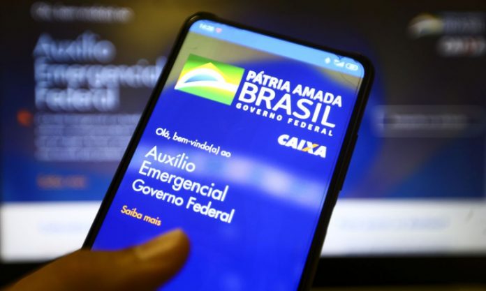Auxílio emergencial poderá ser movimentado pelo Pix, diz Banco Central