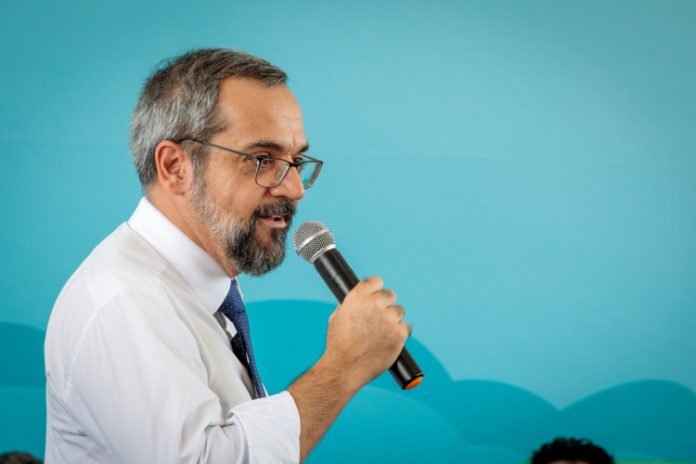 ‘Estou disposto a ajudar a evitar que o Brasil vire uma grande Venezuela’, diz Weintraub sobre possível candidatura