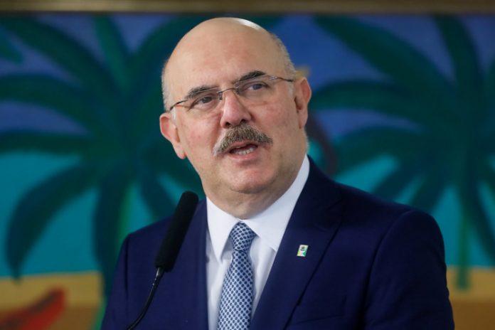 Prioridade do governo, ministros saem em defesa do ensino domiciliar