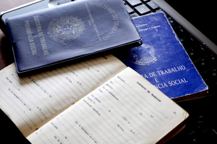 Desemprego vai a 14,4%, atinge 14,4 milhões de brasileiros e bate recorde na série histórica