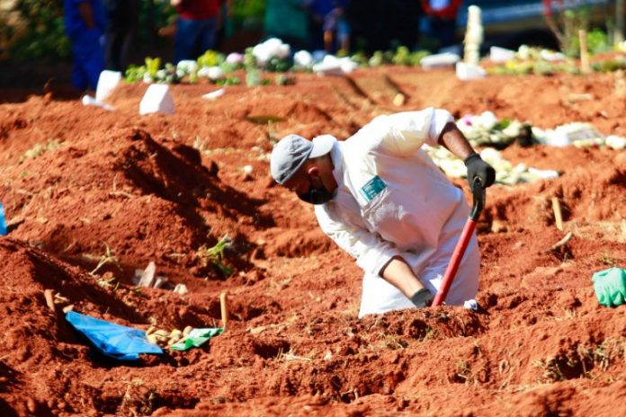 Brasil registra 3.459 mortes por Covid-19 em 24 horas; total ultrapassa 360 mil