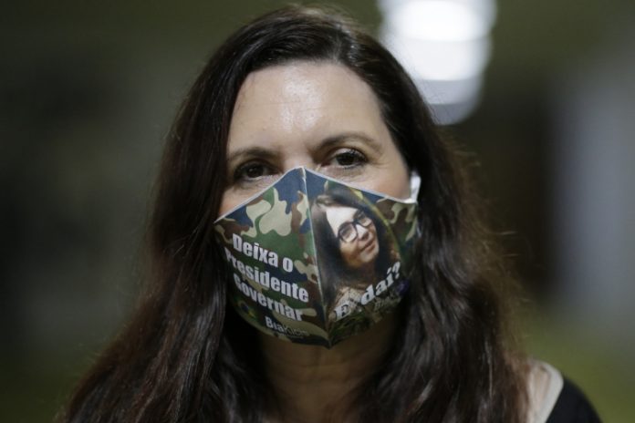 Em sessão tensa, Bia Kicis manda apagar palavra ‘genocida’ dos registros de sessão da CCJ