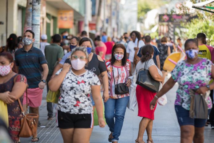 Covid-19: Brasil registra 3.076 mortes e mais de 71 mil novos casos nas últimas 24 horas