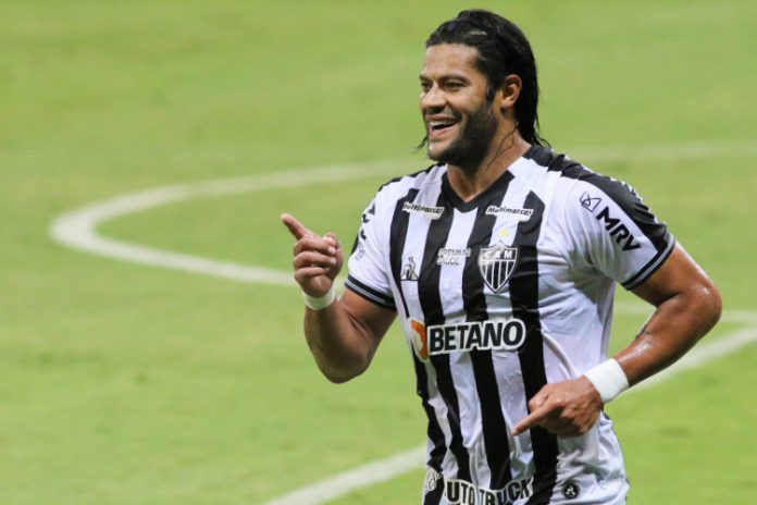 Após criticar Cuca, Hulk pede desculpas e afirma que respeita muito o técnico