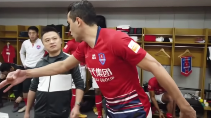 Alan Kardec faz preleção épica na China e viraliza nas redes sociais; assista