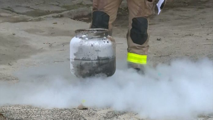 Idosa fica ferida após incêndio em residência, em Campina Grande