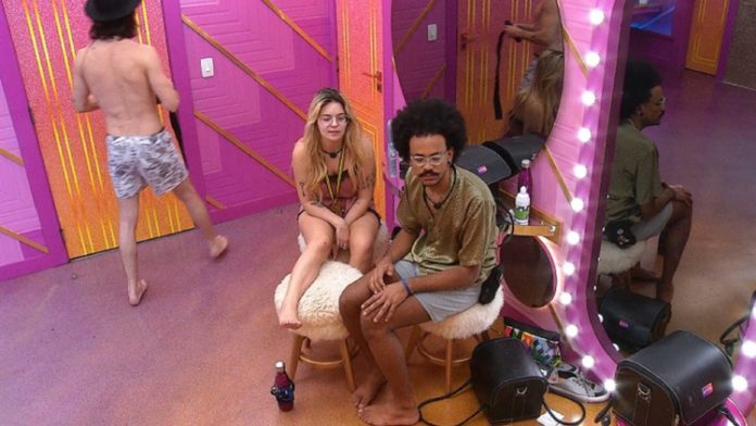 ‘BBB 21’: João diz a Viih Tube que Juliette deu em cima de brothers após a festa