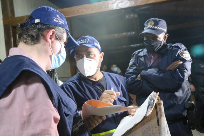 Polícia encerra festa clandestina com 142 pessoas em São Paulo