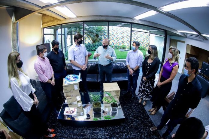 FIEP faz doação de capacetes de respiração assistida, não invasivos para Hospital Pedro I