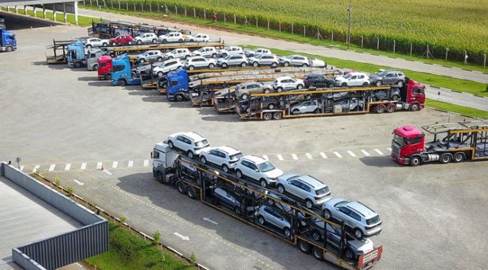 Produção industrial recua 0,7% em fevereiro e interrompe 9 meses de alta