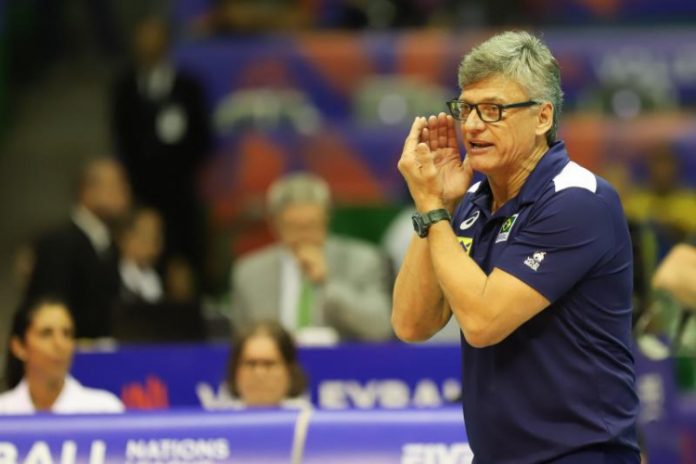 Covid-19: Técnico da seleção brasileira de vôlei, Renan Dal Zotto é extubado e quadro de saúde é estável