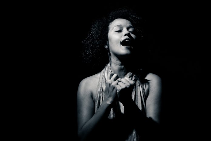 Veja a agenda de lives de artistas da Paraíba neste fim de semana, 23 a 25 de abril