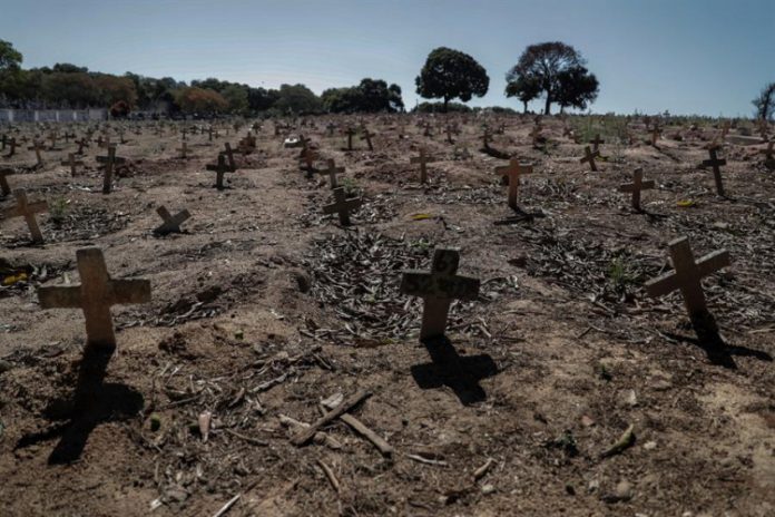 Trecho de poema de Eduardo Alves da Costa parece ter sido endereçado ao período da pandemia