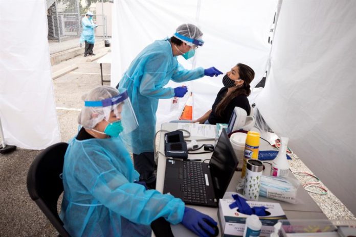 Planos de saúde devem autorizar testes de Covid-19 de forma imediata, determina ANS