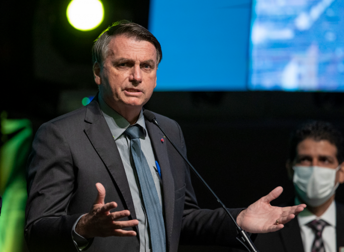 ‘Se a facada tivesse sido fatal, hoje você teria como presidente Haddad ou Ciro’, diz Bolsonaro