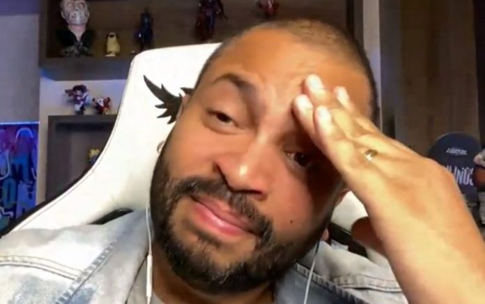 Projota chora ao falar de mensagem que recebeu de Sarah fora do ‘BBB 21’