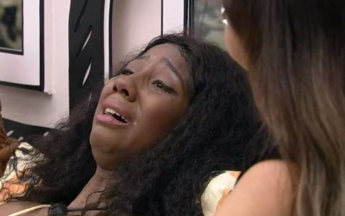 ‘BBB 21’: Chateada com Tiago Leifert, Camilla de Lucas chora após programa ao vivo