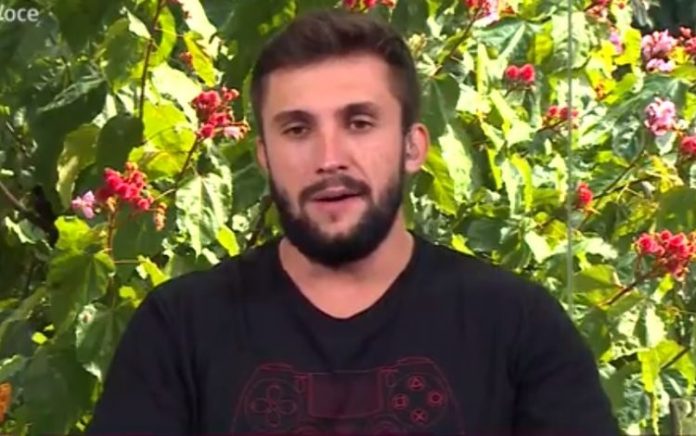 Após sair do ‘BBB 21’, Arthur diz que mandou mensagem para Carla Diaz