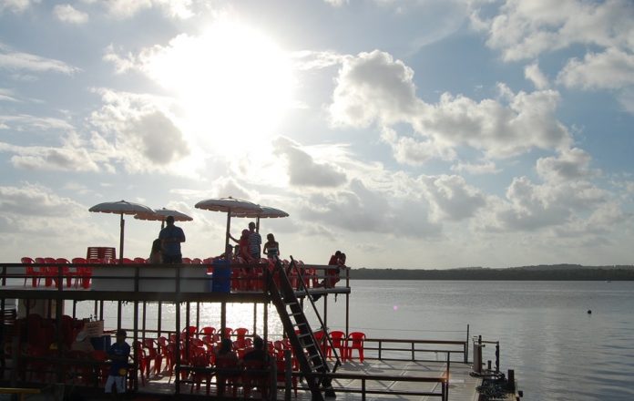 Novo decreto em Cabedelo, PB, permite apresentações musicais em bares e restaurantes