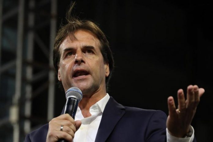 Uruguai anuncia retorno de aulas presenciais para a próxima semana