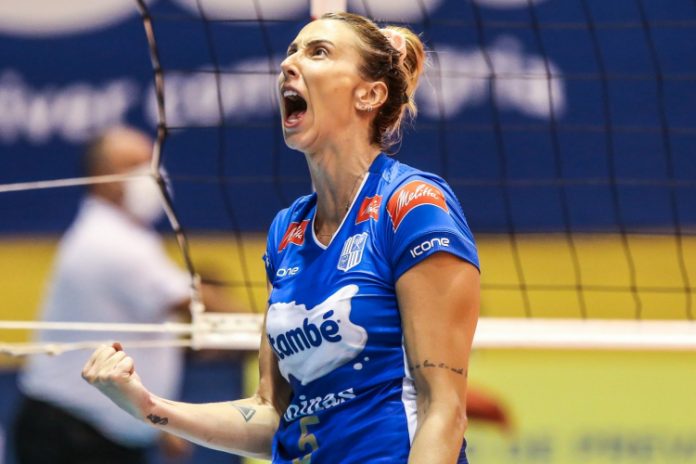 Em duelo decidido no tie-breik, Minas derrota Praia Clube e é campeão da Superliga Feminina