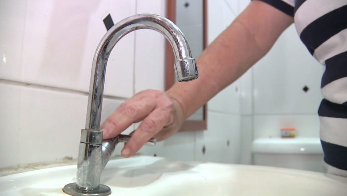 Caern paralisa abastecimento de água em nove bairros de Natal para manutenção na rede