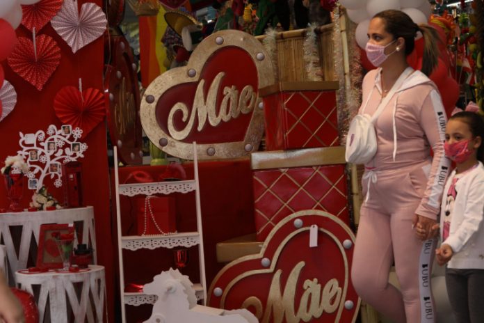 Após fase emergencial, lojistas esperam o Dia das Mães para alavancar vendas