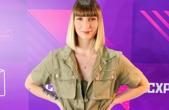 Medo de perder bolsa de estudos fez influenciadora se apaixonar pela escrita e abandonar sonho de virar médica