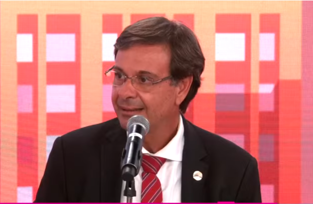 ‘Toma quem quer, mas muitos países só aceitarão turistas vacinados’, diz ministro do Turismo