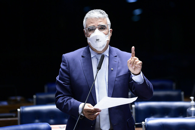 Senador Eduardo Girão consegue assinaturas para CPI da Covid para investigar Estados e municípios