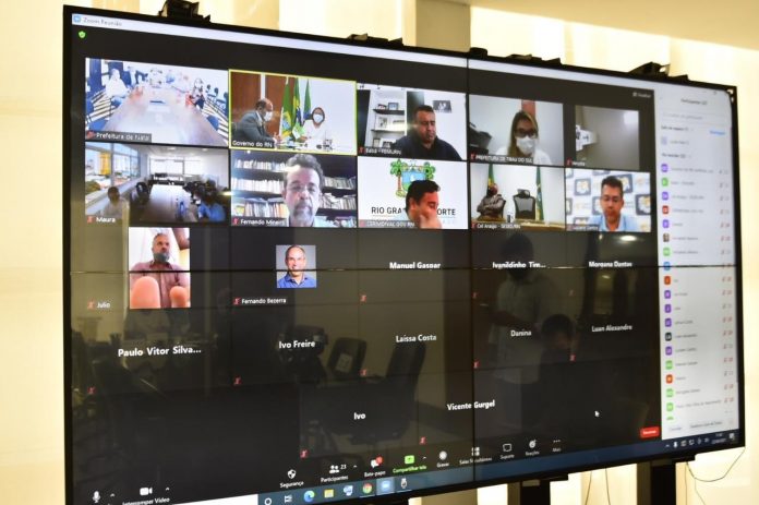 Governo do RN anuncia novo decreto com redução do toque de recolher e autoriza restaurantes a abrirem aos domingos