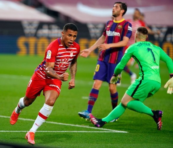 Barcelona perde para o Granada e desperdiça chance de assumir a ponta do Espanhol