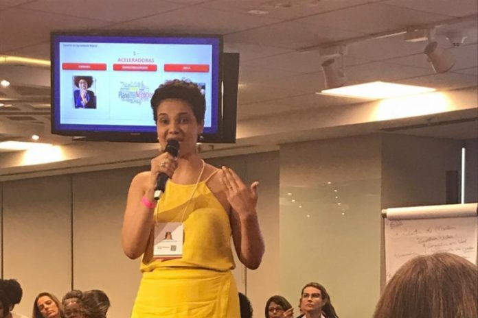 ‘Não adianta ter dinheiro; nenhum negro escapa do racismo no Brasil’, diz head de diversidade da Nestlé