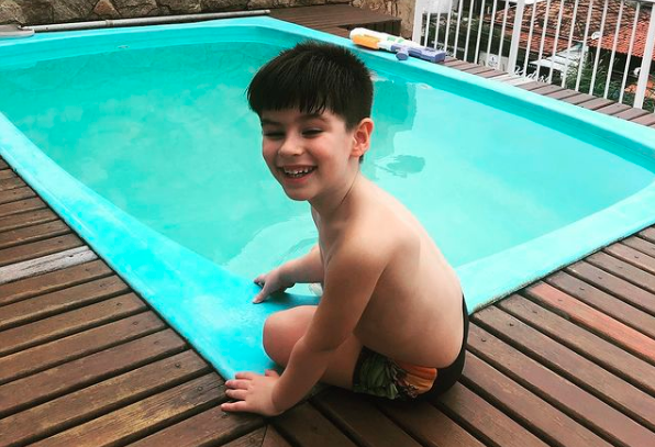 Babá muda depoimento e complica situação da mãe do menino Henry