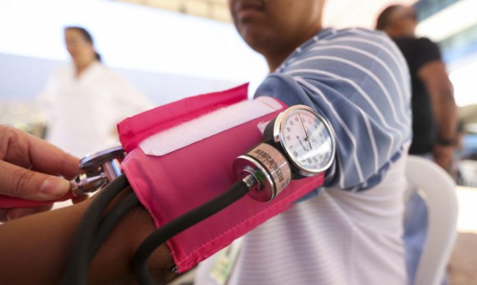 No dia de combate à hipertensão, conheça os principais sintomas da doença
