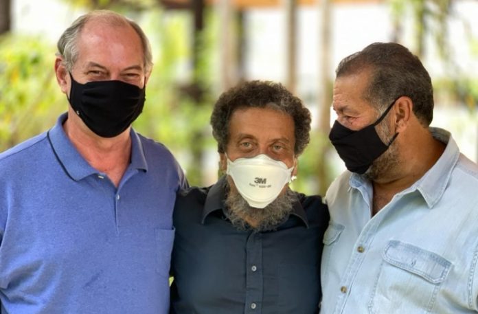 Após deixar prisão, João Santana, ex-marqueteiro do PT, é contratado pelo PDT de Ciro Gomes